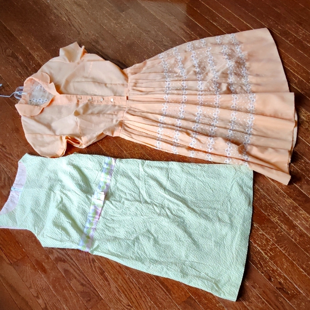 Charming Peach and Mint Vintage Dresses size M  based on measurements